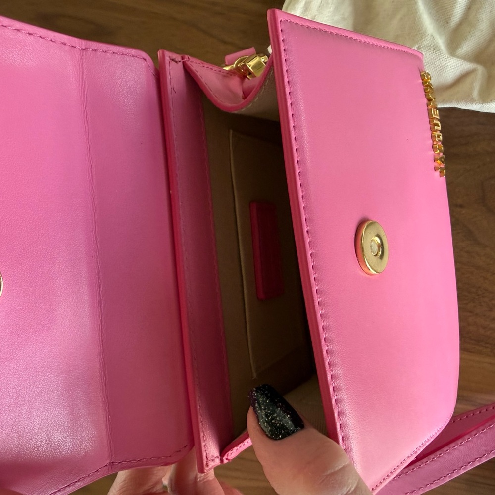 Jacquemus Medium Chiquito Bag with Shoulder Strap, hot pink - Picture 6 of 9